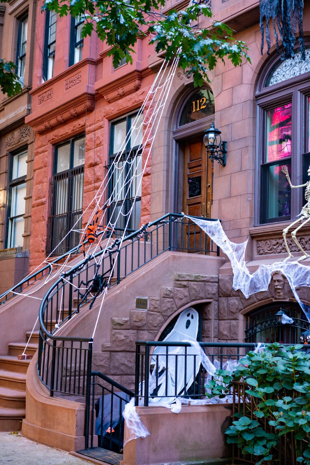The SPOOKIEST Halloween Decorations on the Upper West Side