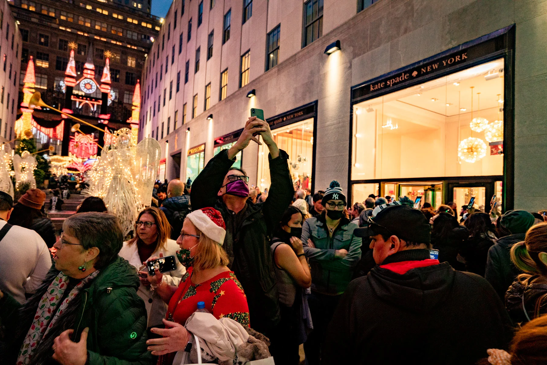 Why not to visit NYC during Thanksgiving, Crowds at Rockefeller Center