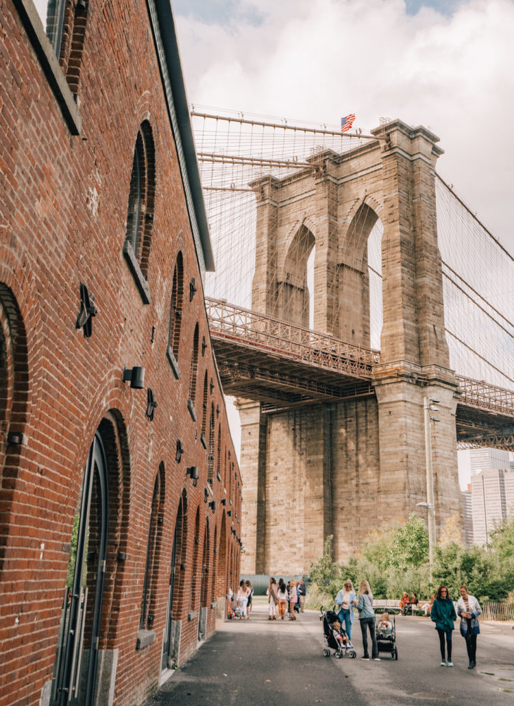 12 Absorbing Facts About the Beloved Brooklyn Bridge