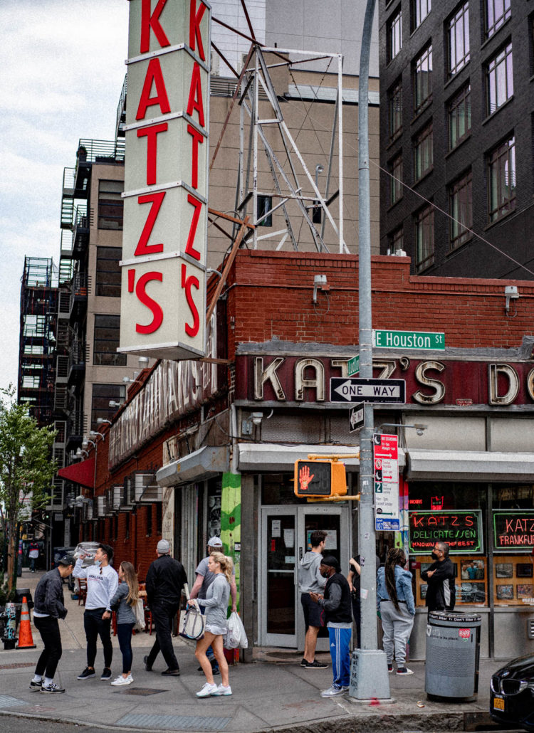 12+ ICONIC New York City Restaurants Every New Yorker Needs to Try