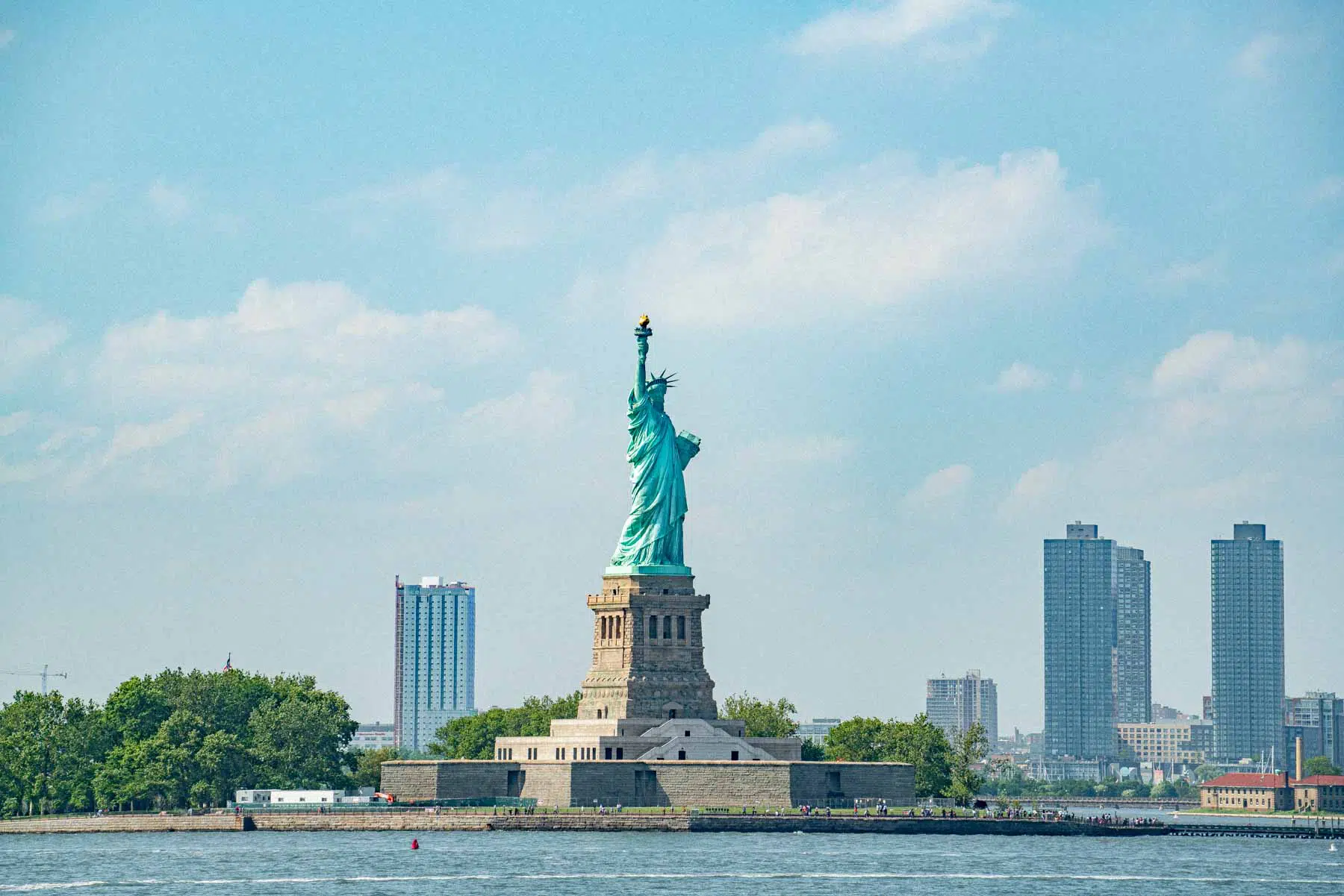 Buying fake tickets to the Statue of Liberty, tourist traps in New York City