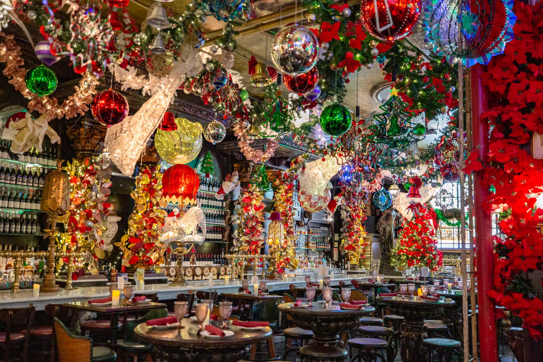 Oscar Wilde Christmas Decorations
Bars open Christmas Eve and Day NYC