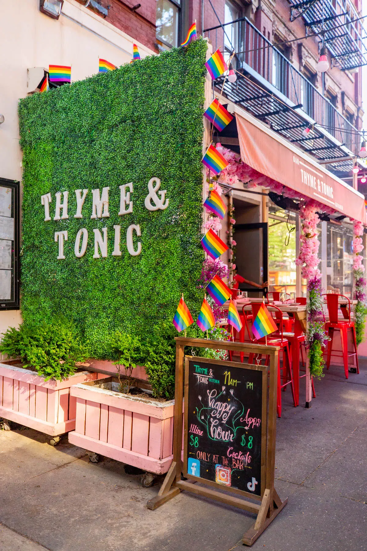 Thyme and Tonic Outdoor Decorations Summer
Best bars Upper West Side