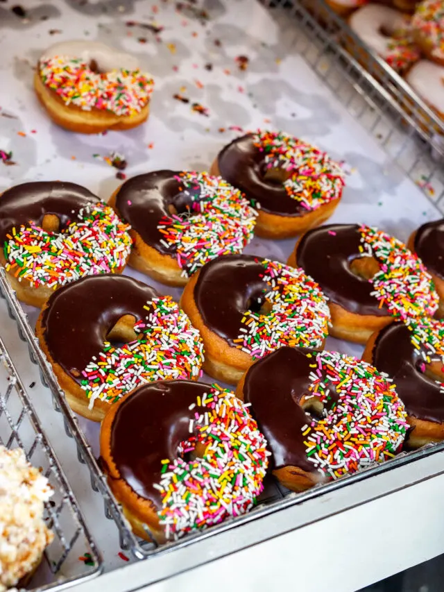 Peter Pan Donuts in Greenpoint, Brooklyn, Best Donuts in NYC