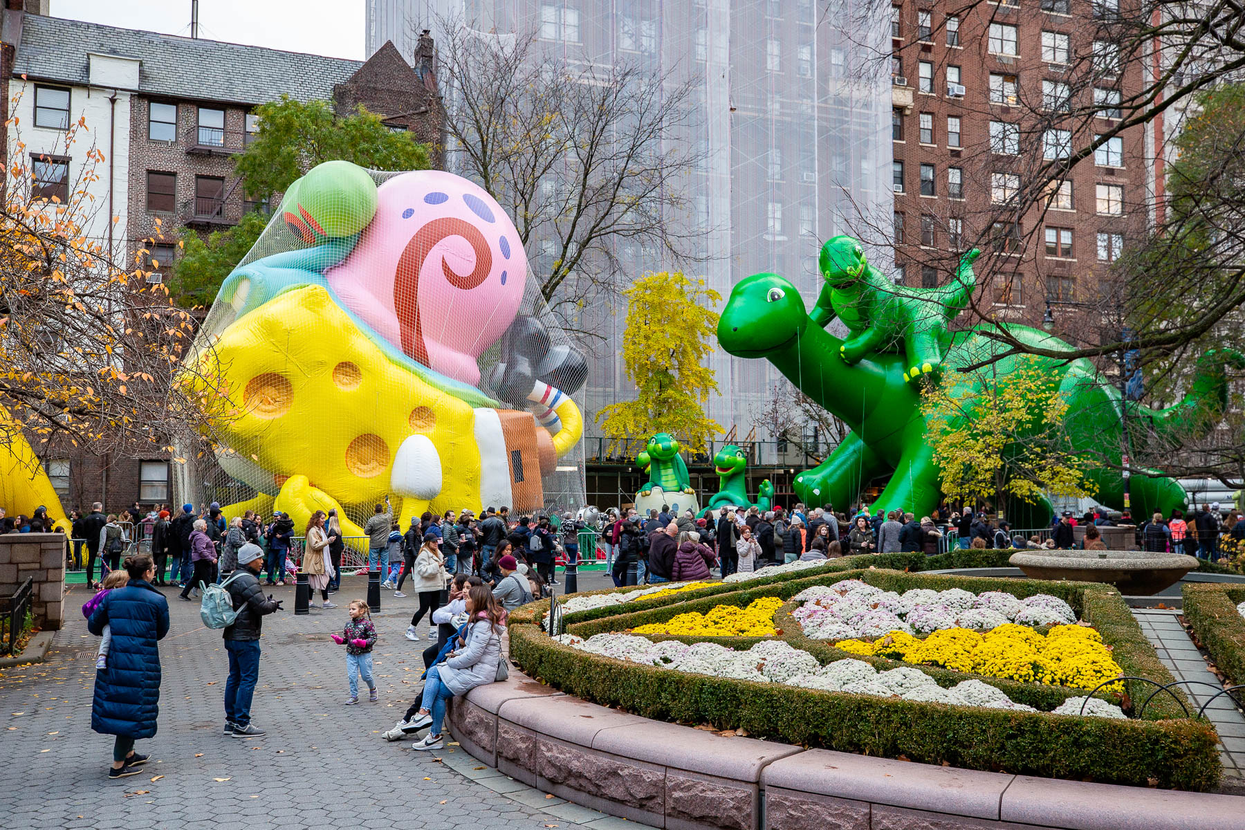 Macy's Thanksgiving Day Parade 2023 Balloon inflation Dinosaur Float