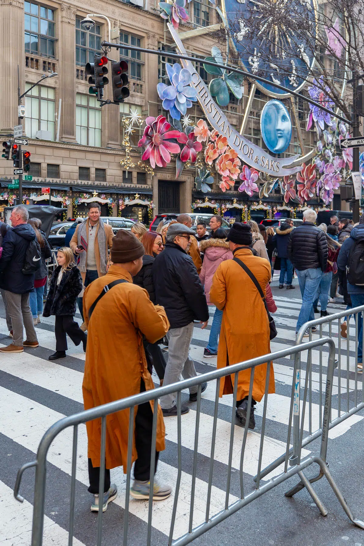 Tourist Scams New York City, Buddhist Monks at the Rockefeller Center