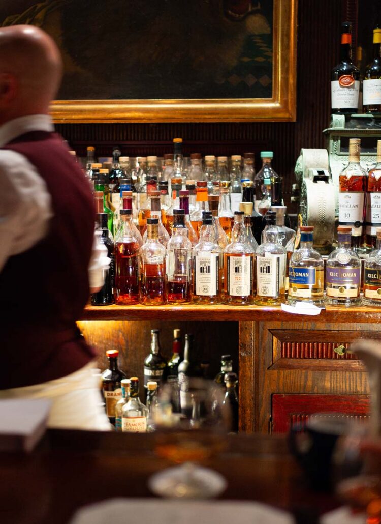 20 BEST Scotch Whisky Bars in New York City (Expert Ranking)