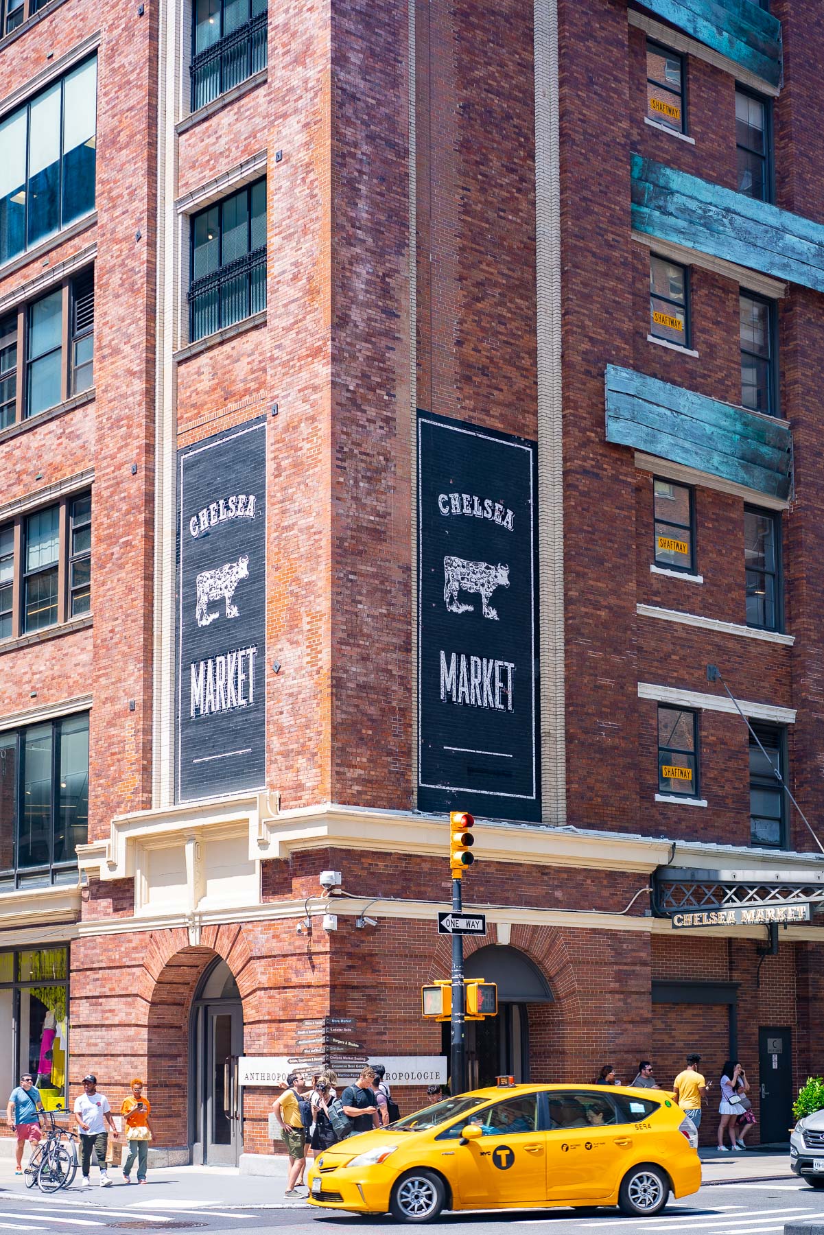 Exterior of the Chelsea Market in NYC on a sunny day, best things to at the Chelsea Market