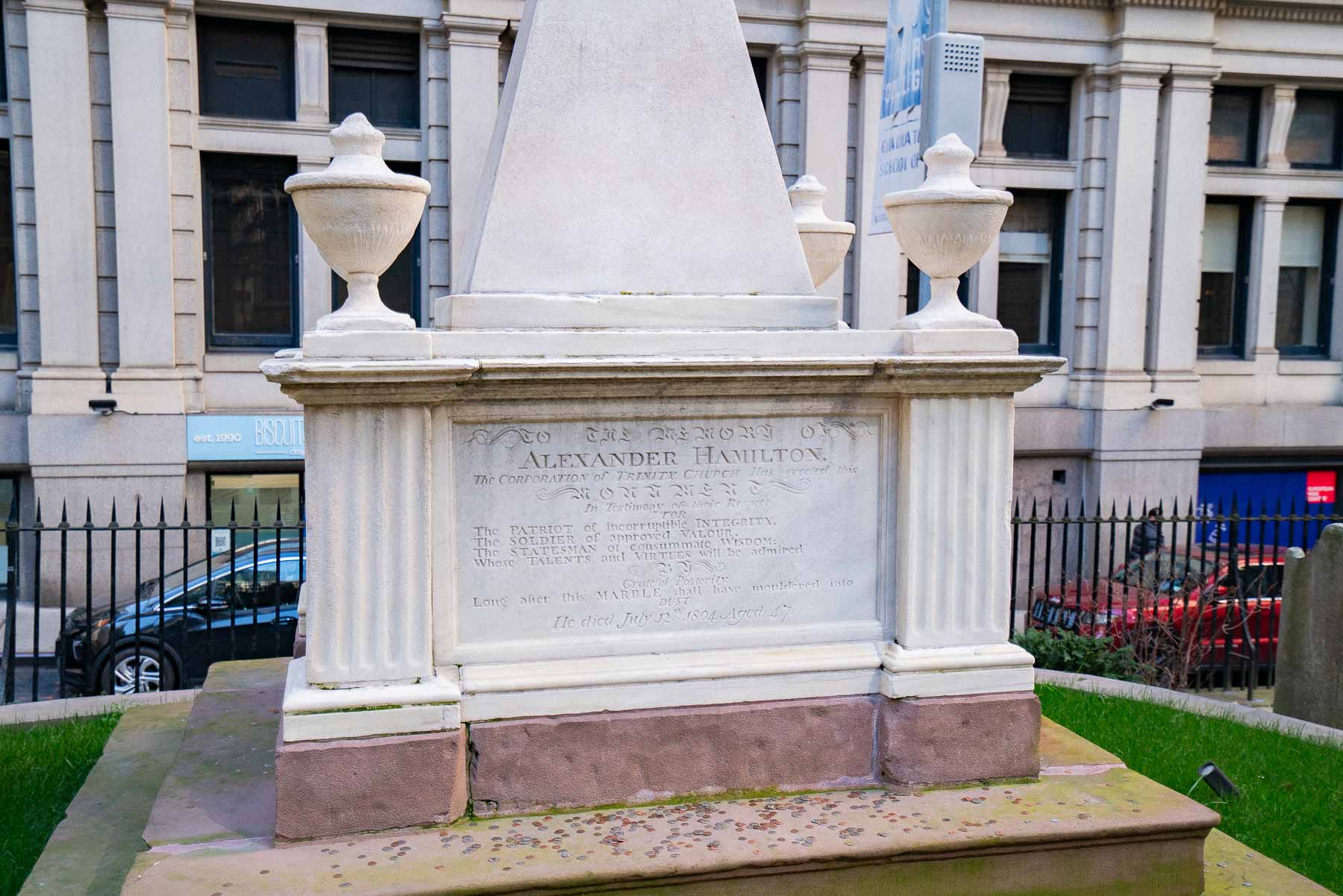 The inscription on Alexander Hamilton's grave in New York City 